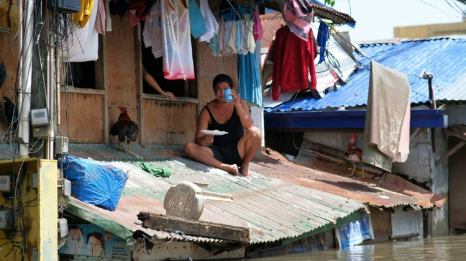 Una tormenta tropical deja pueblos inundados y más de 60 muertos en Filipinas