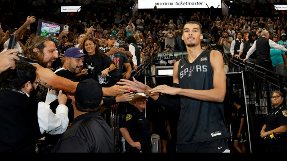 NBA: plus de 13.000 spectateurs pour un entraînement des Spurs de Wembanyama