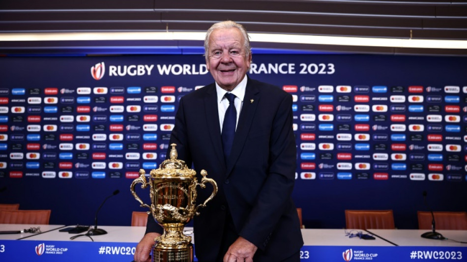 Robinson edges Benazzi to succeed Beaumont as head of World Rugby