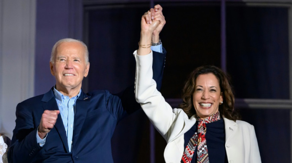 Biden e Kamala fazem campanha juntos pela primeira vez para celebrar vitória econômica