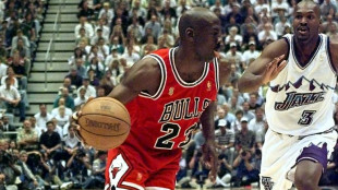 Nouveau record pour Michael Jordan: six baskets vendues 8 millions de dollars