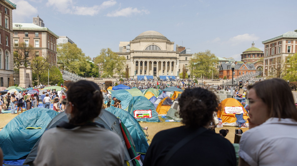 Columbia inizia a sospendere studenti che occupano campus