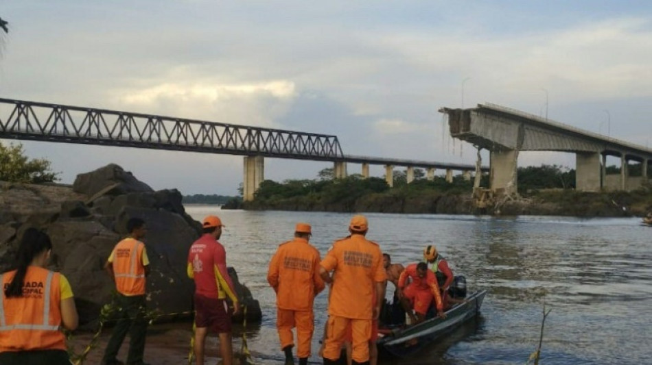 Hallan más cuerpos y sube a ocho cifra de muertos en colapso de puente en Brasil