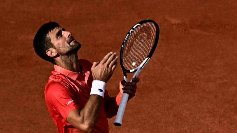 Roland-Garros: Djokovic en finale après sa victoire contre Alcaraz, diminué physiquement