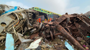 Más de 280 muertos y cientos de heridos en accidente de tren en India