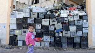 En Gaza, montañas de baterías se acumulan sin nadie que las recicle