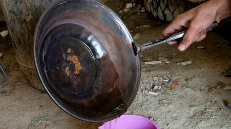 El precio del oro alcanza un récord por encima de 2.700 dólares