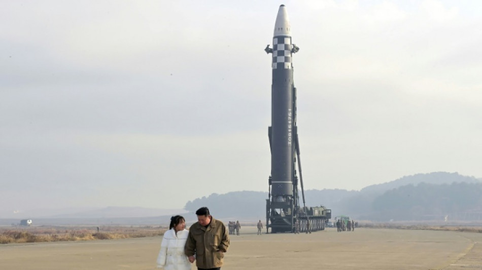 Kim a supervisé le lancement de son "missile monstre" avec sa fille, une première