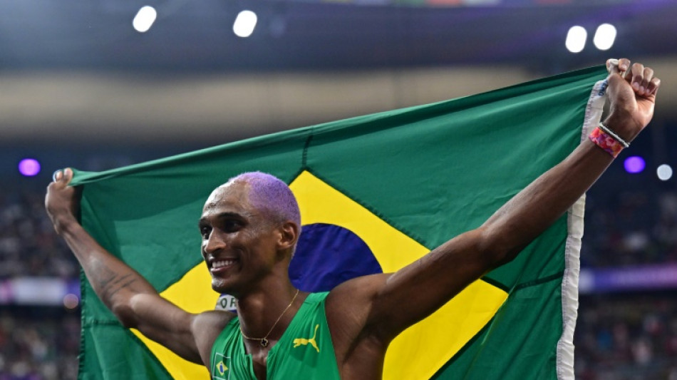 Alison dos Santos conquista bronze nos 400m com barreiras em Paris; Benjamin é ouro