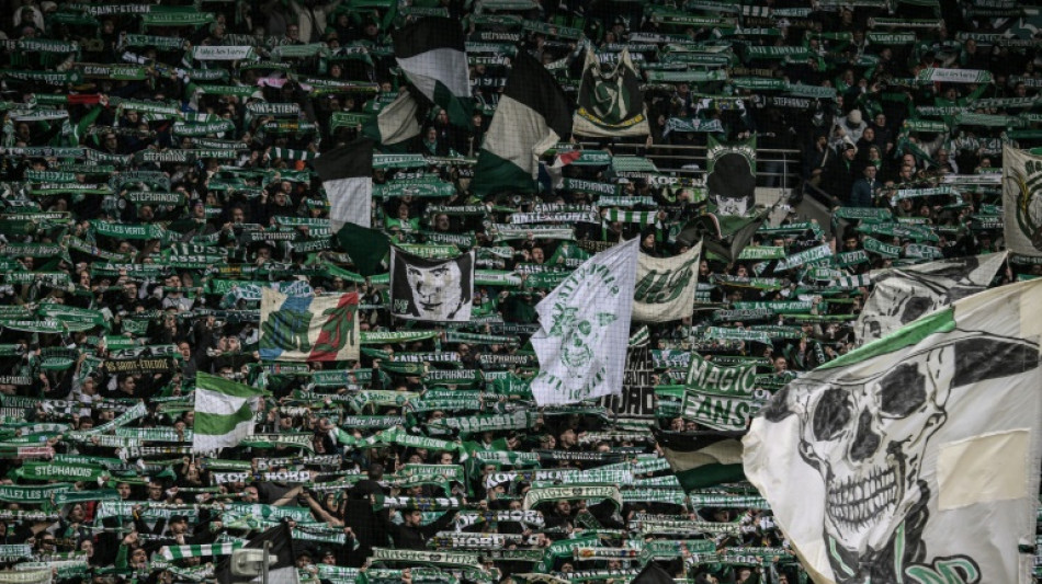 Football: un groupe de socios de l'AS Saint-Etienne dénonce la menace de dissolution de groupes de supporters