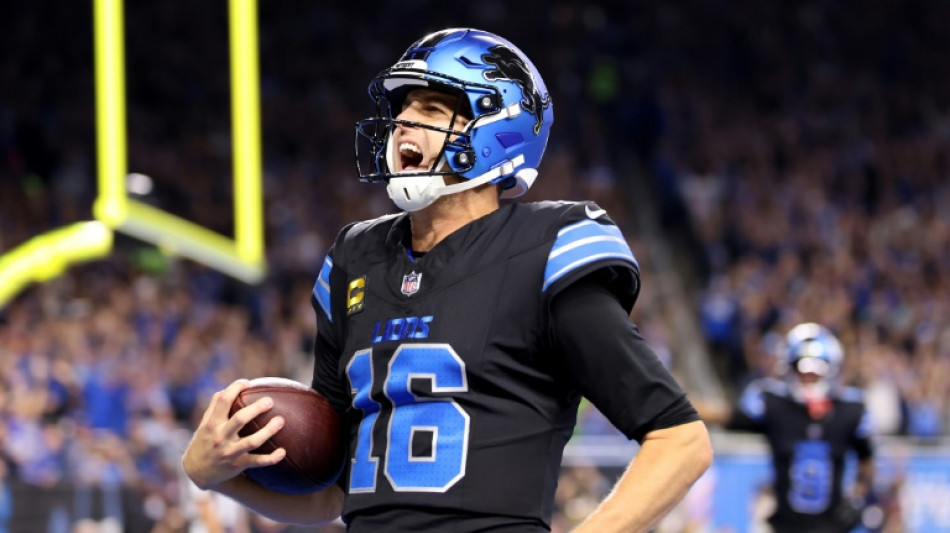 Goff perfect as Lions claw Seahawks, Titans sink Dolphins