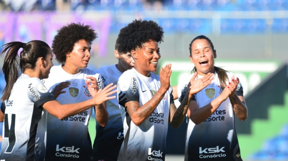 Corinthians vence Santa Fé (2-0) e é pentacampeão da Libertadores feminina