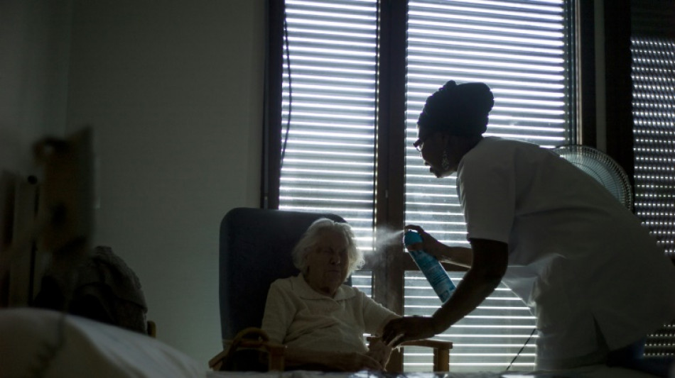 Seniors: la France se prépare tant bien que mal aux vagues de chaleur