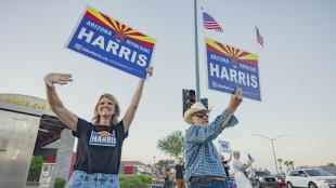 'País antes do partido': republicanos do Arizona evocam John McCain em apoio a Harris