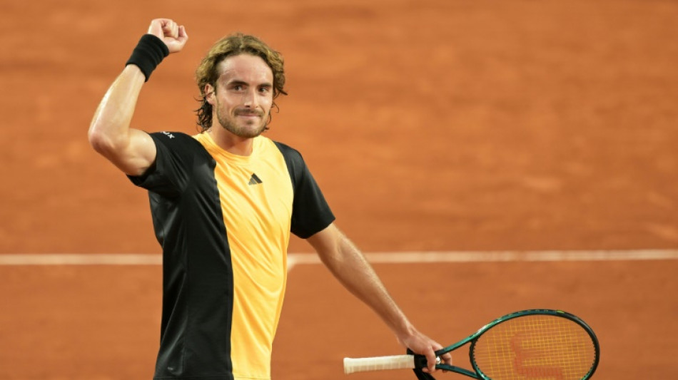 Tsitsipas vence chinês Zhang e vai às oitavas de Roland Garros