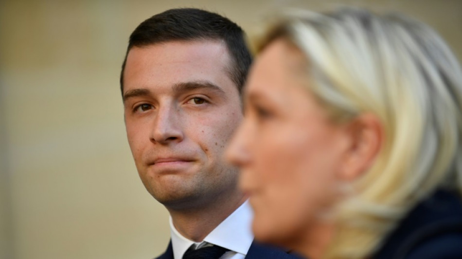 Largement élu, Jordan Bardella succède à Marine Le Pen à la tête du RN