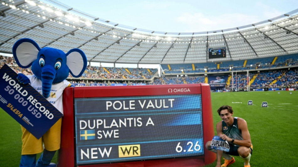 Athlétisme: Duplantis décroche un nouveau record du monde du saut à la perche à 6,26 m