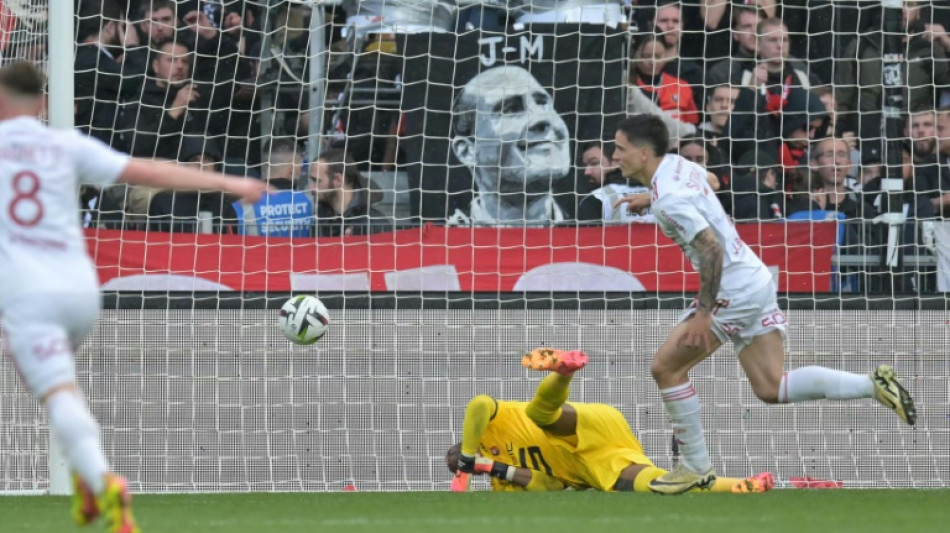 Lyon vence Monaco (3-2); Brest segue no 'pódio' da Ligue 1