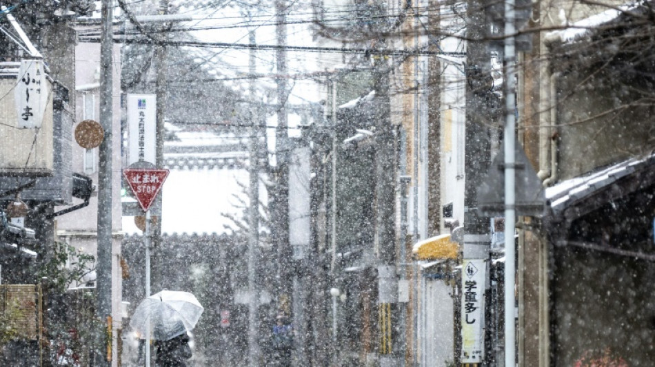 Tourists banned from private alleys in Kyoto's geisha district