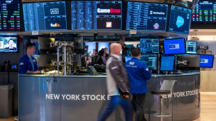 Wall Street termine en forte baisse, lestée par la tech et les taux obligataires