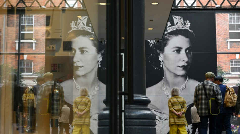 Les complotistes appliquent leurs vieilles recettes à la mort d'Elizabeth II