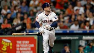 Astros clinch division title, Yankees kept waiting