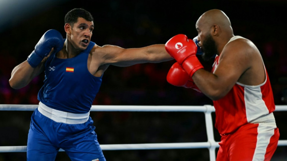 Boxeador español Ayoub Ghadfa pasa a la final del peso superpesado de París-2024