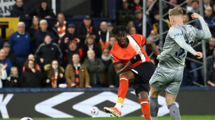 Luton empata com Everton (1-1) e ainda sonha com permanência na Premier League