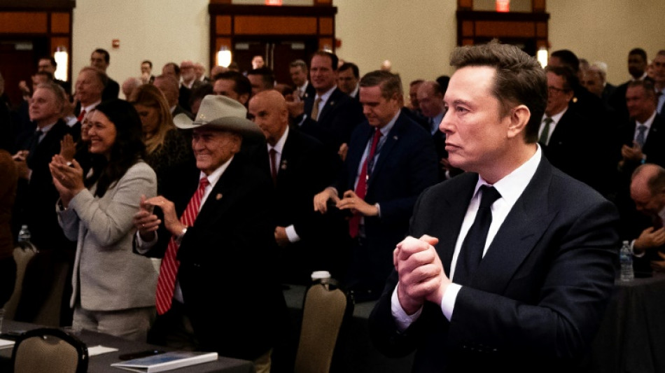 Musk quiere recortes masivos de funcionarios y gasto federal en EEUU