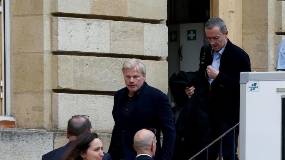 Foot: Oliver Kahn en opération séduction à Bordeaux, Gerard Lopez "pas vendeur"