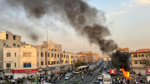 Iran: nouvelle journée de manifestations, incendie à la prison d'Evine