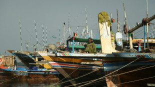 Gales lash India and Pakistan coast as cyclone approaches