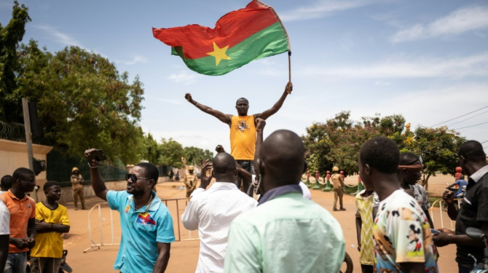 Burkina: deuxième coup d'Etat en huit mois, le chef de la junte démis de ses fonctions 