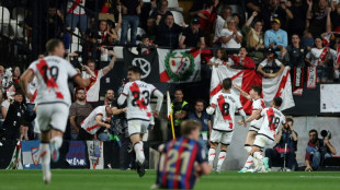 Líder Barça perde para Rayo Vallecano (2-1); Atlético comemora 120 anos com vitória sobre Mallorca