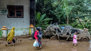 Sube a 20 el saldo de muertos por las inundaciones y deslizamientos en Indonesia