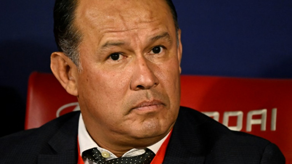 Peru demite técnico Reynoso após péssima campanha nas Eliminatórias da Copa de 2026