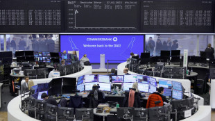 Borsa: Europa in cauto rialzo, Parigi -0,16% aspettando Barnier