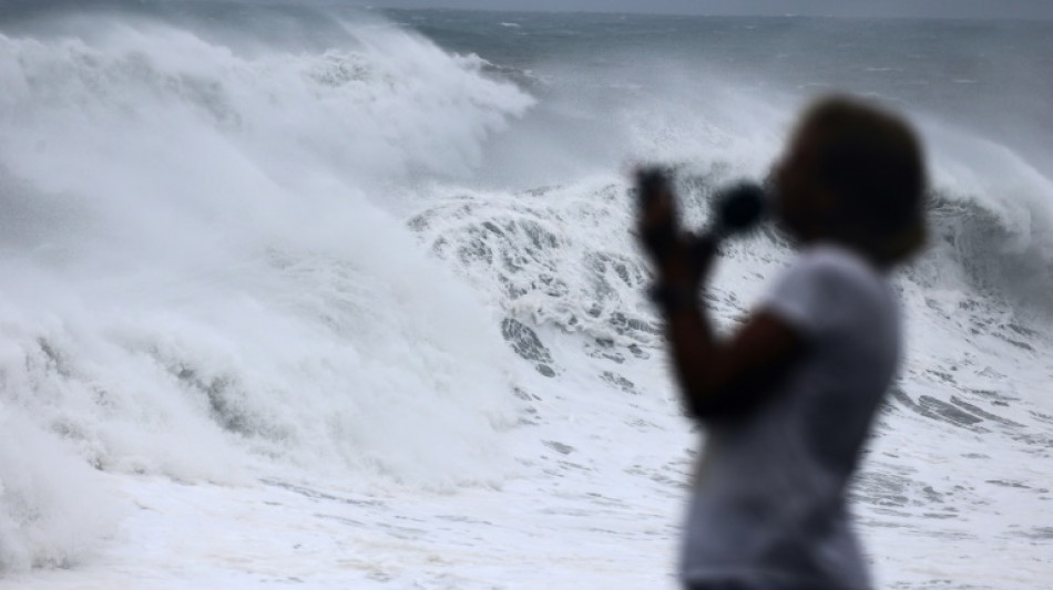 Le cyclone Emnati a frôlé La Réunion, l'alerte rouge levée