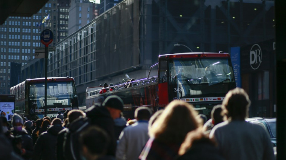 Un accidente de un bus turístico en Nueva York deja a 18 pasajeros hospitalizados