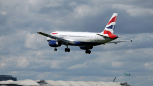 UK backs third Heathrow runway in growth takeoff bid