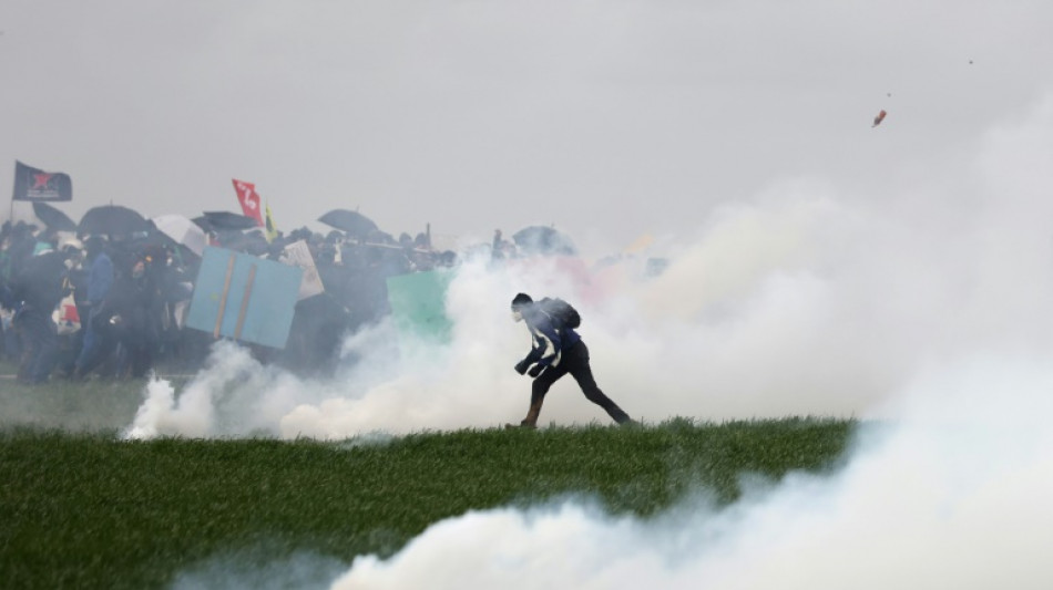 New violent clashes rock France in water protest