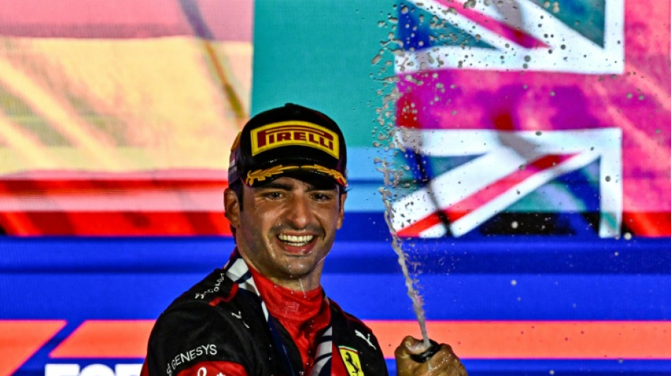 F1: à Singapour, Sainz déloge Red Bull et offre à Ferrari sa première victoire de la saison