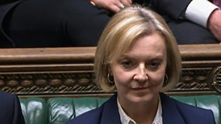 Nouvelle épreuve du feu au Parlement pour Liz Truss, qui lutte pour sa survie