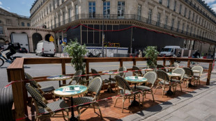 Pour le retour de ses terrasses estivales, Paris cherche son équilibre