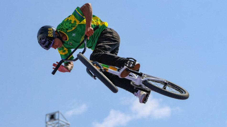 Gustavo Bala Loka fica sem medalha no BMX Freestyle; Argentino leva ouro