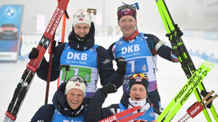 Biathlon: les Norvégiens encore loin devant, les Français manquent la cible