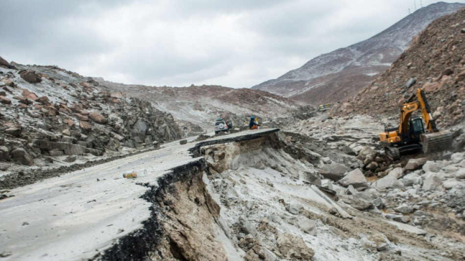 Deslaves en Perú dejan al menos 15 muertos y temores de más sepultados