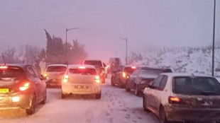 Tempesta di neve in Algeria, migliaia di auto intrappolate