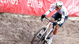 Cyclo-cross: Et de dix pour Van der Poel 