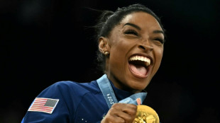 Biles conquista su primer oro en un París que revive polémicas por su ceremonia